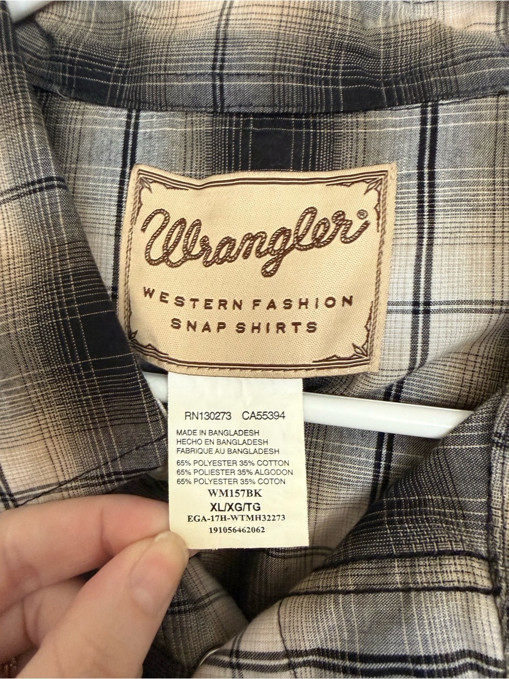 Wrangler Men's Black and Gray Plaid Button-Down Shirt
